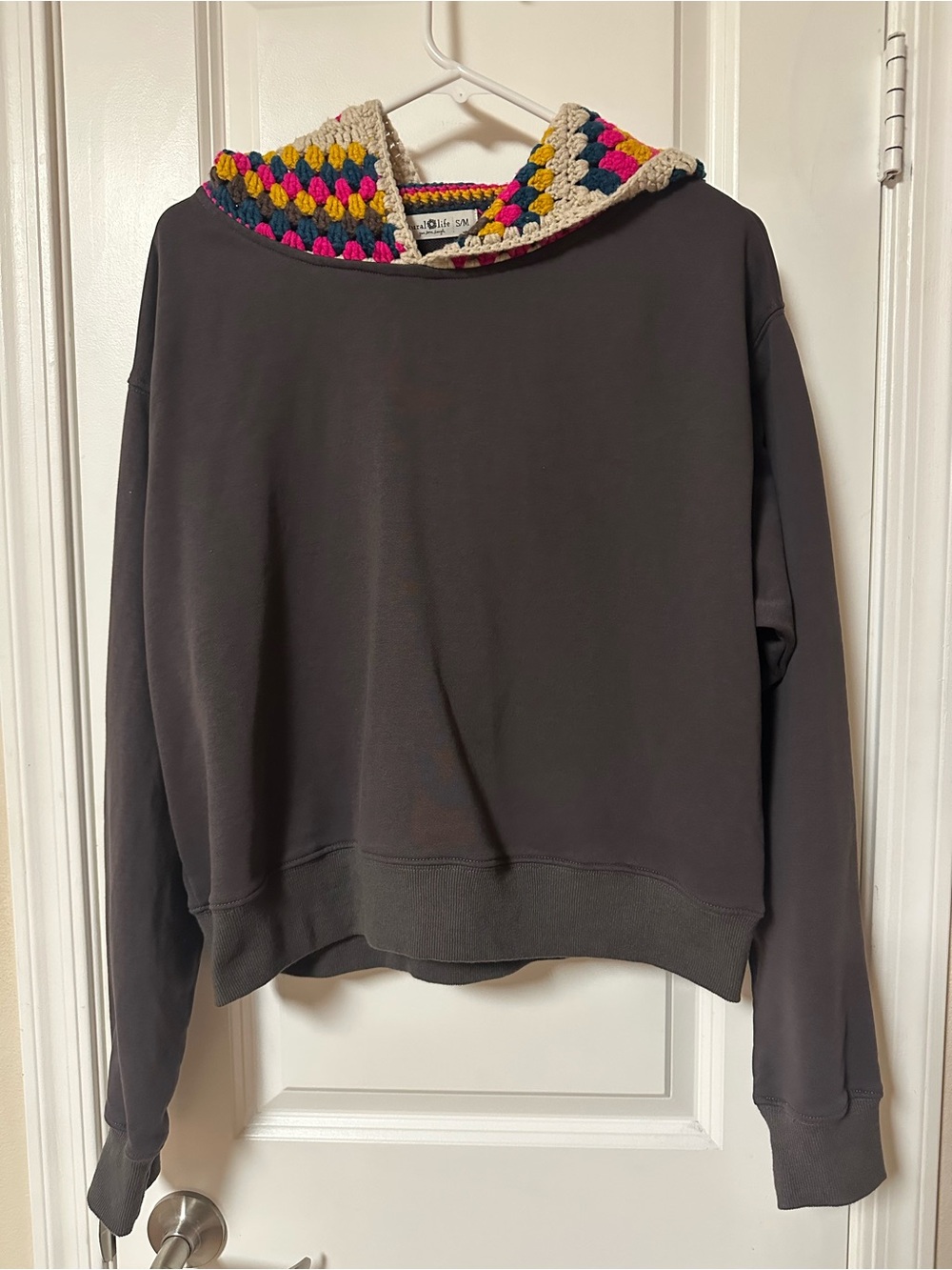 NATURAL LIFE Dark Gray Sweatshirt with Multicolor Crochet Hood - Picture 4 of 14